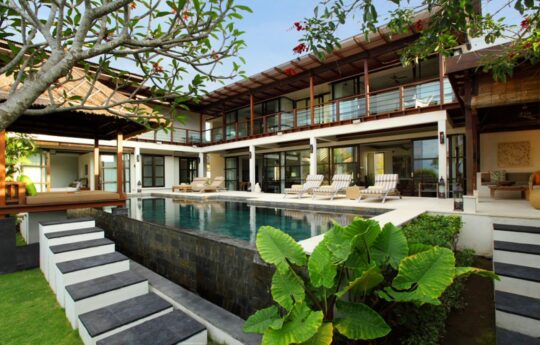 Villas swimming pool and exteriors