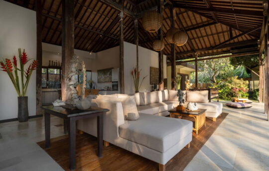 Ubud holiday rental in bali - villa crystal castle