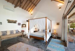 Bedroom with A/C and queen size bed