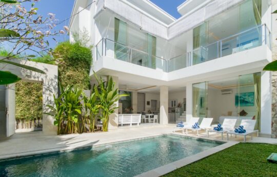 View of two storey Villa Victoriya with swimming pool in Seminyak